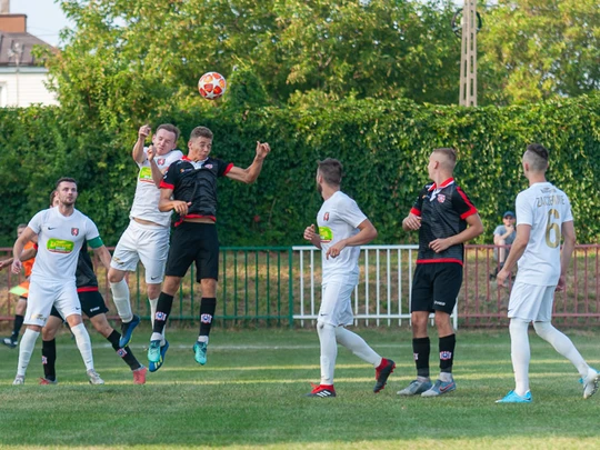 Liga okręgowa seniorów: Zaczernie - SMS Resovia 4:3