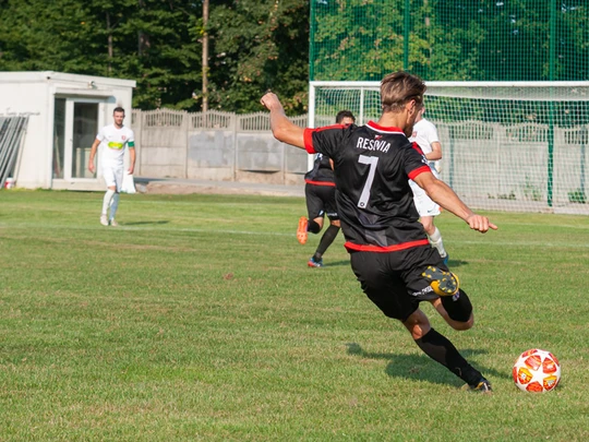 Liga okręgowa seniorów: Zaczernie - SMS Resovia 4:3