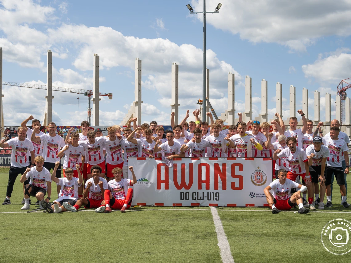ZAGRAMY W CLJ U-19!