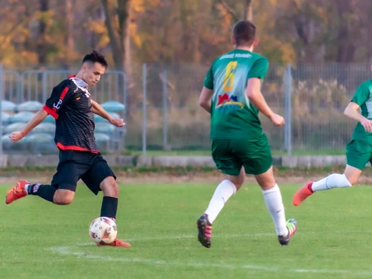 Liga okręgowa seniorów: Jedność Niechobrz - SMS Resovia II Rzeszów 1:5