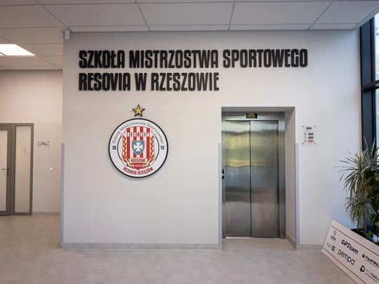 NOWY BUDYNEK SZKOŁY MISTRZOSTWA SPORTOWEGO RESOVIA WRAZ Z BURSĄ