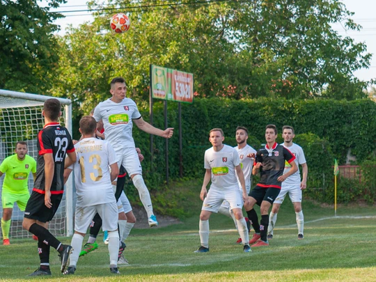 Liga okręgowa seniorów: Zaczernie - SMS Resovia 4:3