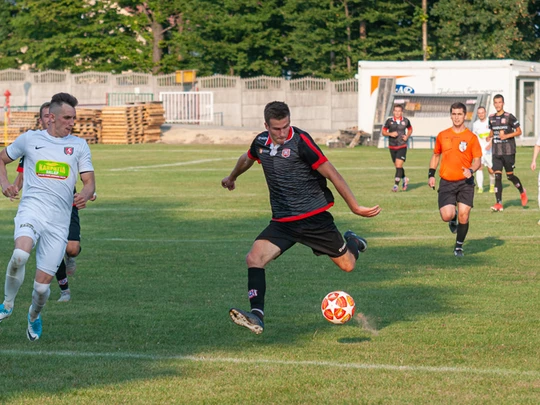 Liga okręgowa seniorów: Zaczernie - SMS Resovia 4:3